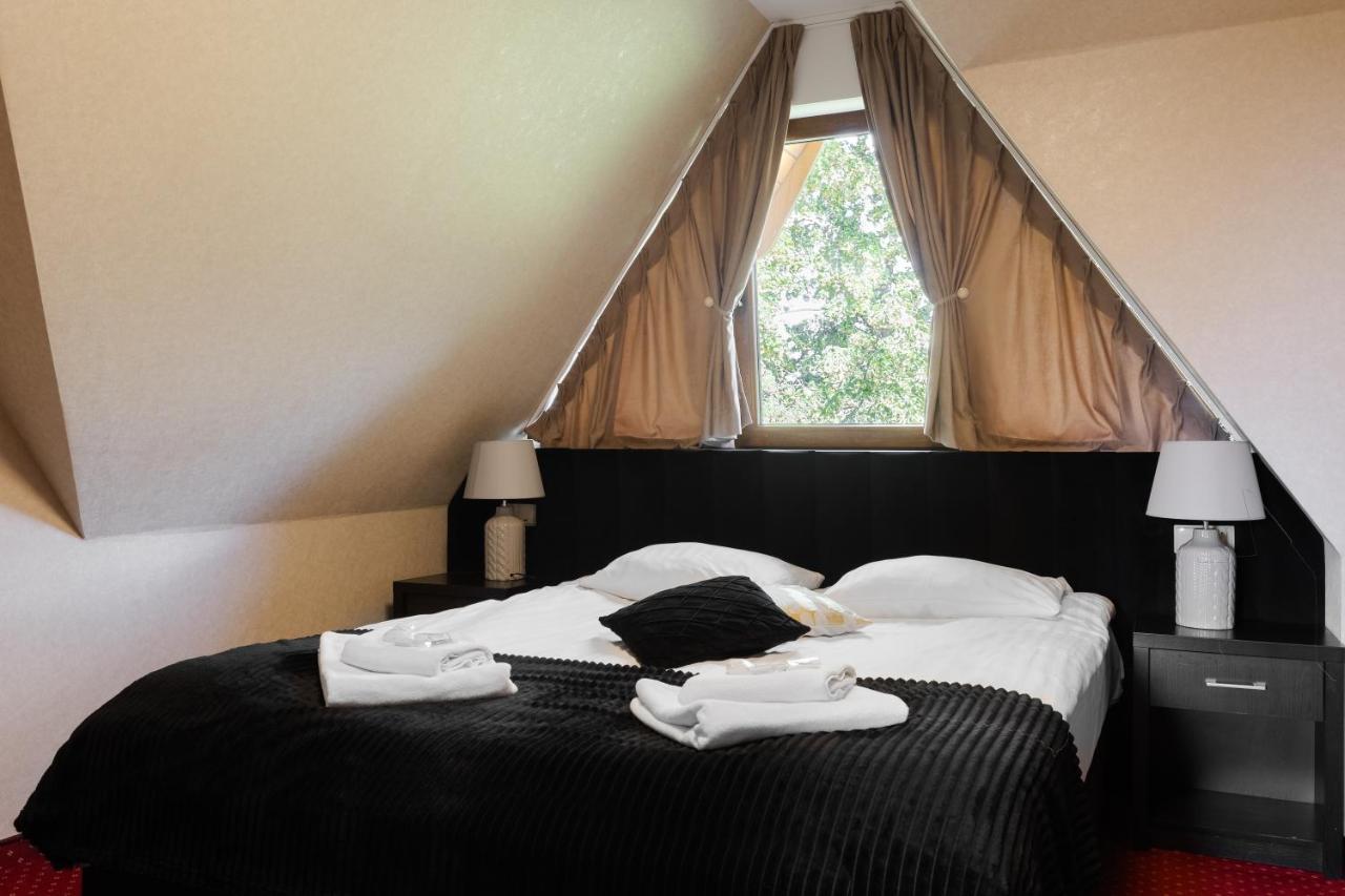 Bed and breakfast Dworek Pod Giewontem - Jacuzzi & Sauna 3*